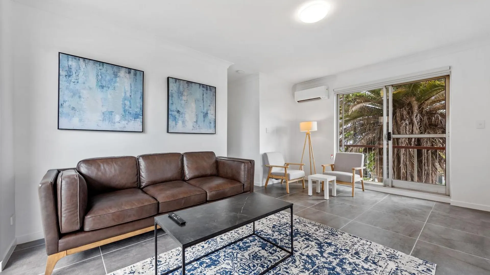 Spacious 3Brm Close To Gabba With Car Park & Wifi contacts